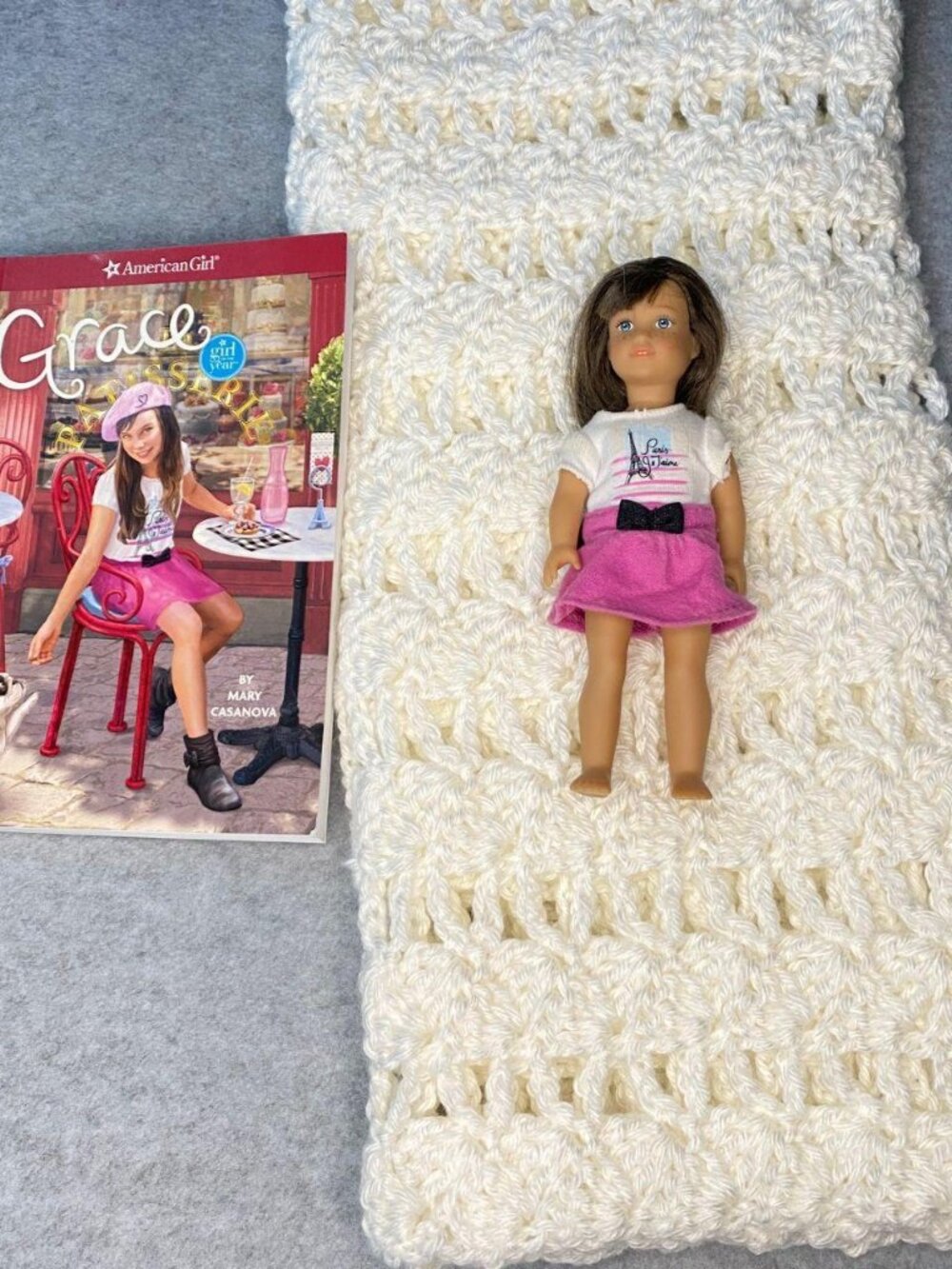 American Girl Doll Grace , Kangaroo  no Joey , Book and Blanket
